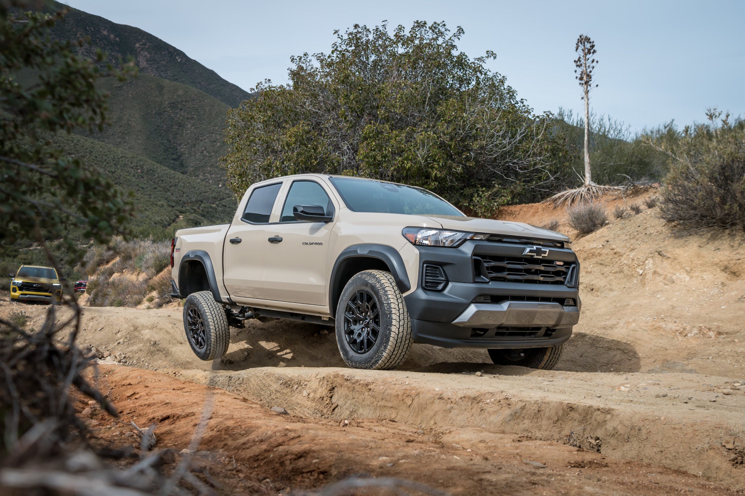 Eibach PRO-TRUCK-LIFT Stage 2R - 23+ Colorado Trailboss/Canyon AT4 image 1