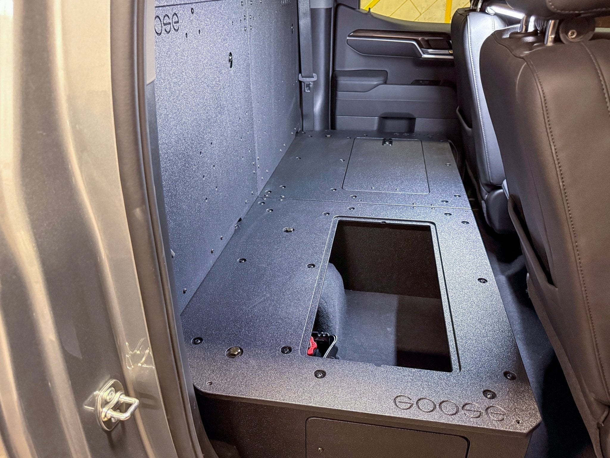 CHEVROLET - SILVERADO - 2019-PRESENT - 4TH GEN - DOUBLE CAB - EXPLORE SERIES - SECOND ROW DELETE PLATE SYSTEM - 100%