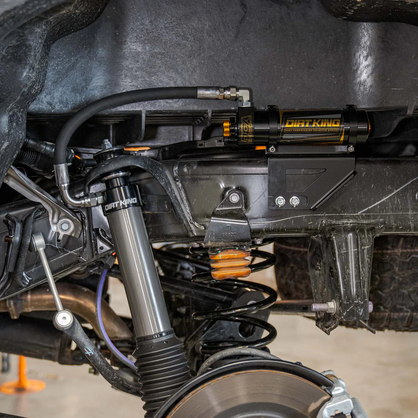 2.5 Smooth Body Shocks | DCA Remote Reservoir - 25 4Runner | Dirt King