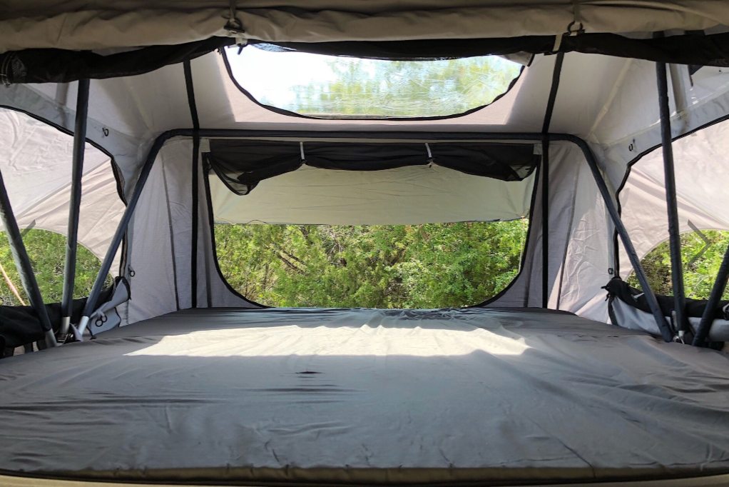 ROAM - Vagabond XL Rooftop Tent