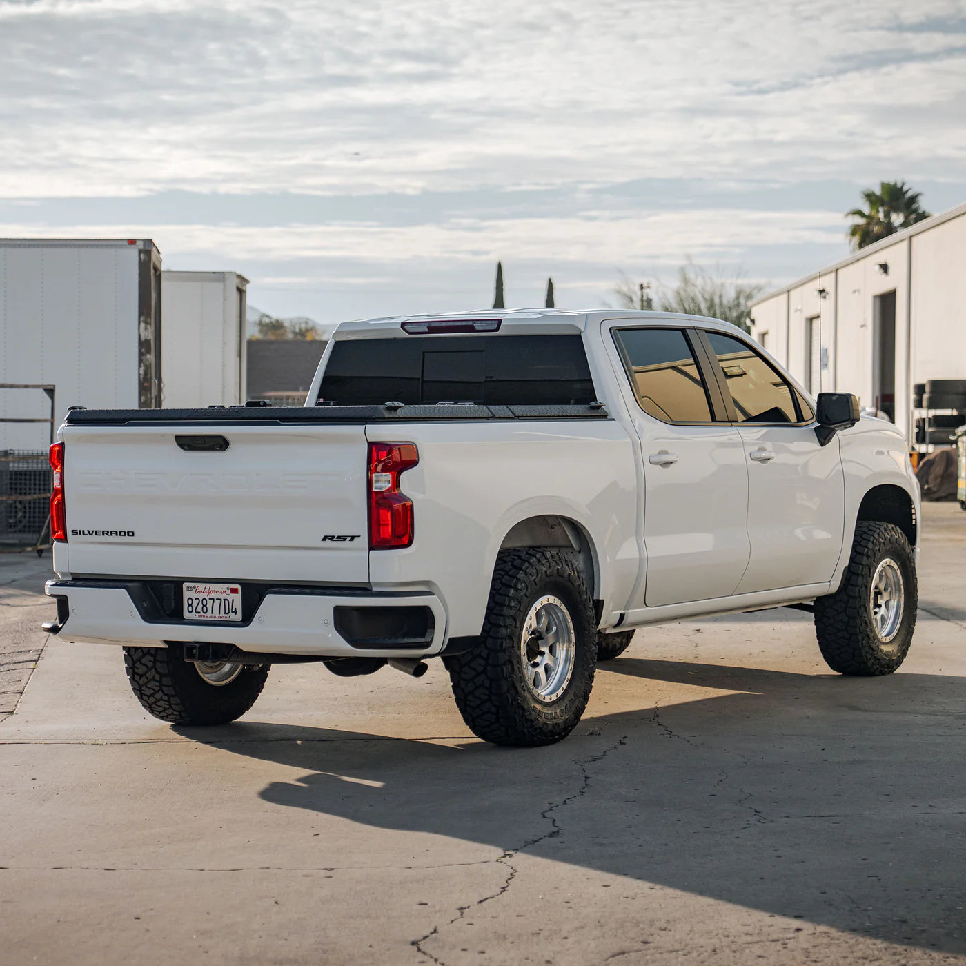 2.0 IFP Smooth Body Shocks - 19+ Silverado/Sierra 1500 | Dirt King