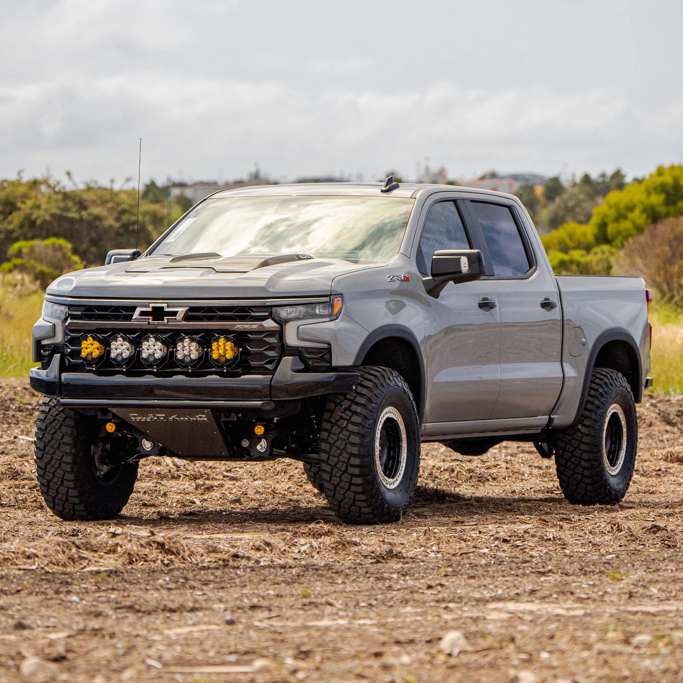 2.5 Smooth Body Shocks | DCA Piggyback Reservoir - 19+ Silverado/Sierra 1500 | Dirt King