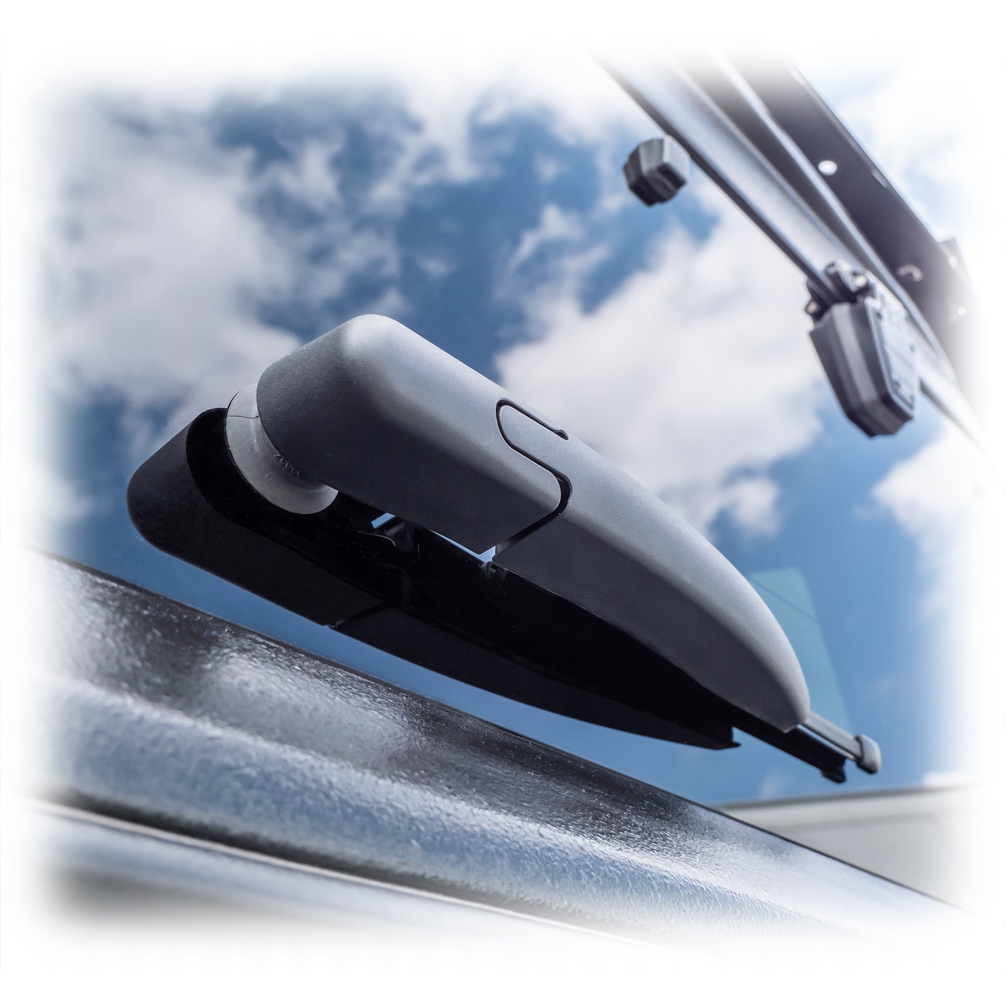 TR10 Bronco Hard Top Rear Window, Defroster & Wiper Assembly - Turn Offroad